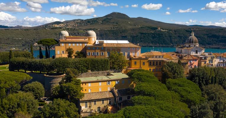 Castel Gandolfo świętuje obecność papieży,&hellip;